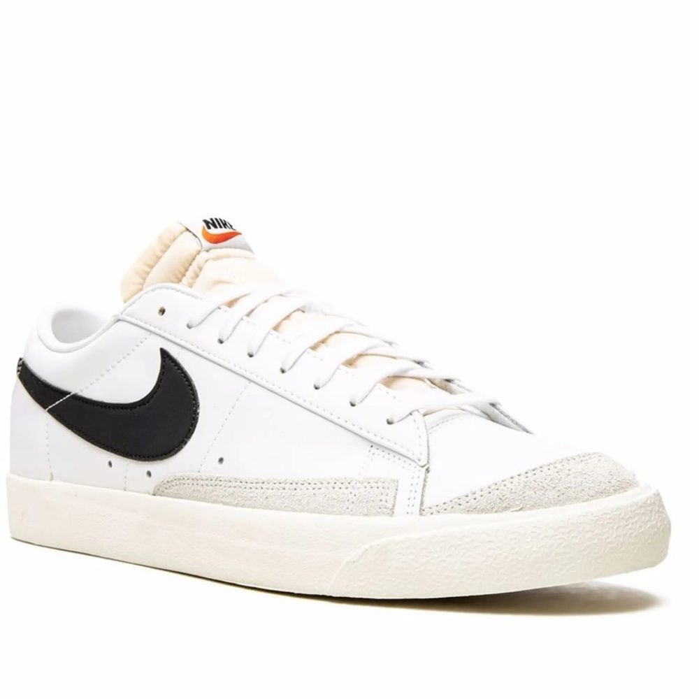 NEW Nike Blazer Low Platform Sneaker - Picture 2 of 3